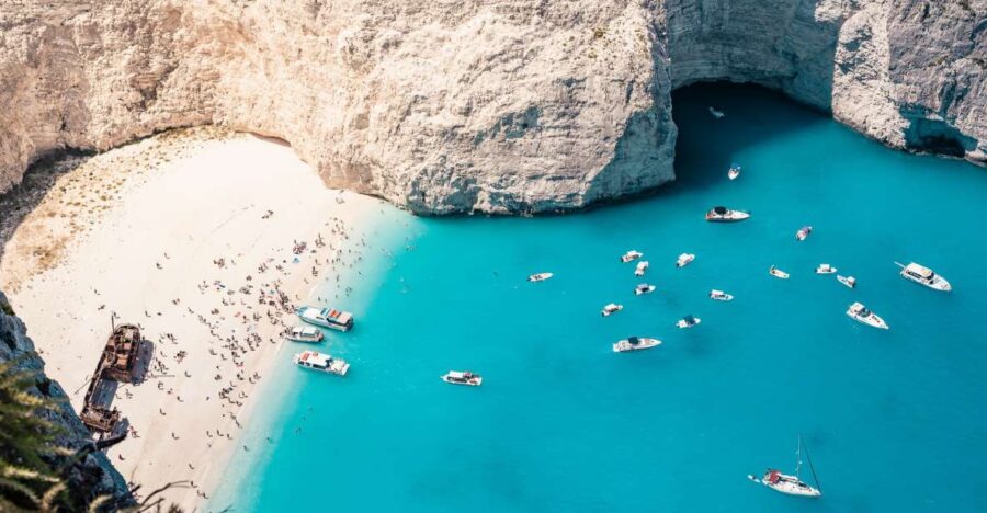 Zakynthos: Shipwreck, Blue Caves & Xigia Beach Cruise