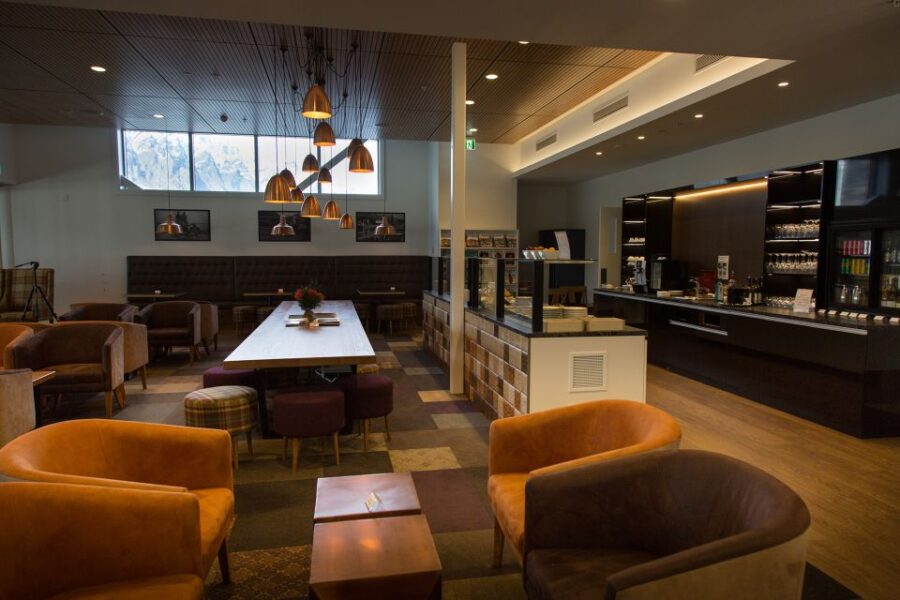 ZQN Queenstown Airport: Manaia Lounge Access