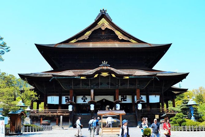 1-Day Snow Monkeys, Zenko-ji Temple & Sake in Nagano - Tour Inclusions
