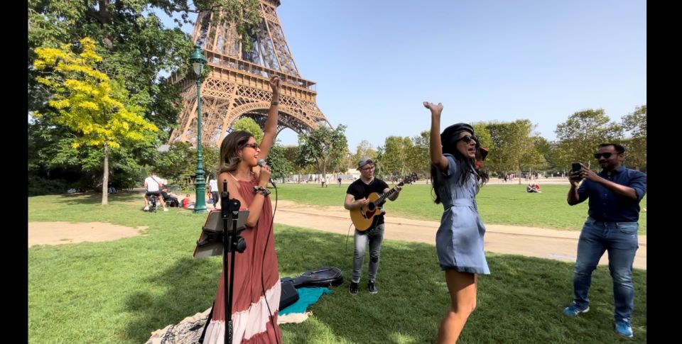1h30 Live Music Show With Duo Singer-Guitarist in Paris - Pricing and Availability