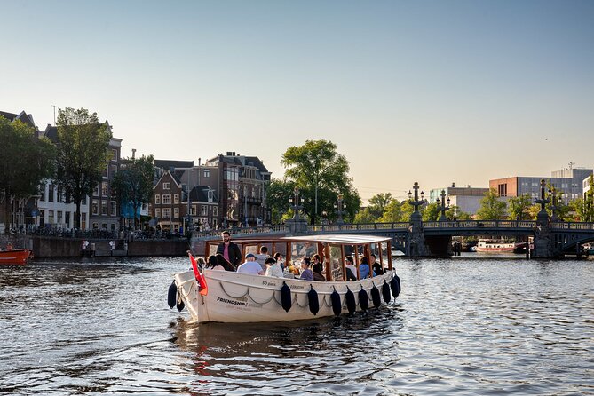 Amsterdam: Luxury Boat Cruise With Beers, Wines & Cocktails - Engaging Live Commentary