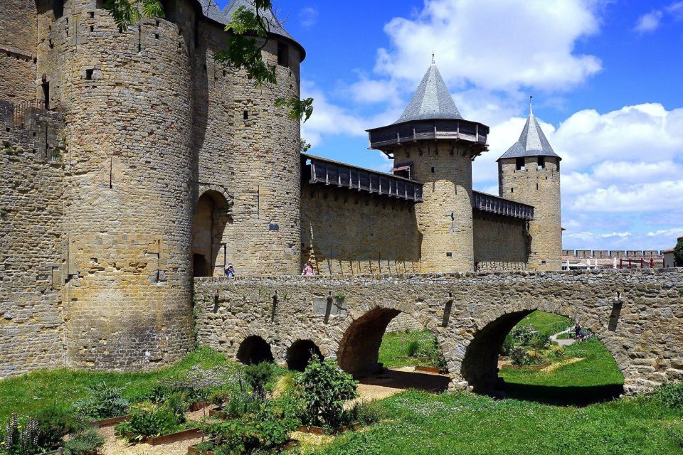 Carcassonne: Private Walking Tour With Cité De Carcassonne - Fortified Citys History