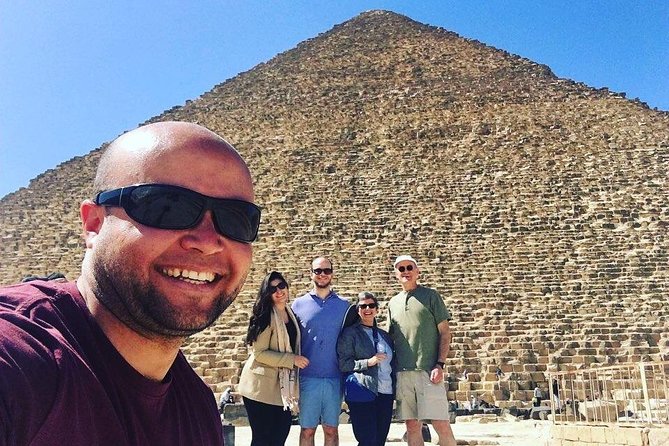 Day-Tour To Giza Pyramids, Great Sphinx, Egyptian Museum & Khan El Khalili - Pyramids of Giza
