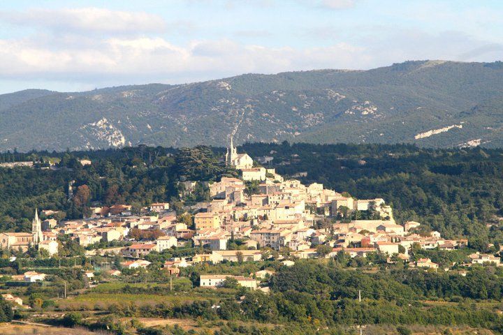 From Aix-En-Provence: Luberon & Vineyards Tour With Tastings - Explore the Luberon Region