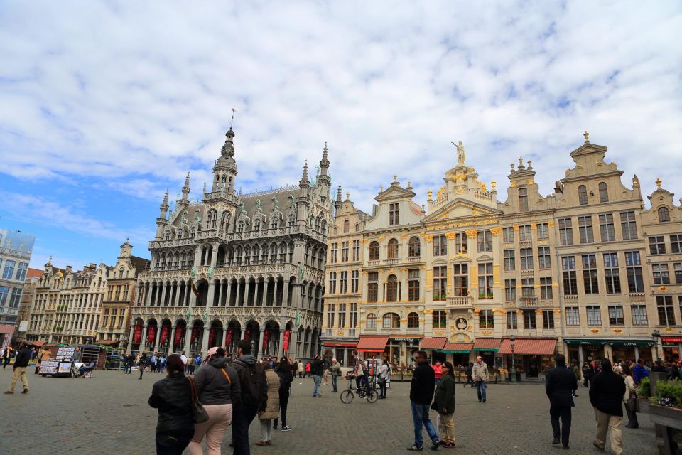 From Paris: Guided Day Trip to Brussels and Bruges - Guided Tour of Saint-Michel