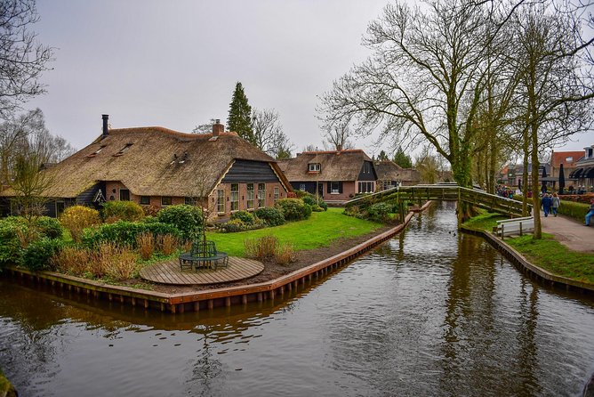 Giethoorn Day Trip From Amsterdam With Boatride - Inclusions and Highlights