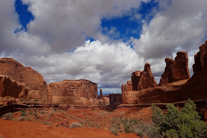 Immersive Arches Scenic Road Tour W/ Iconic Stops - Exclusions
