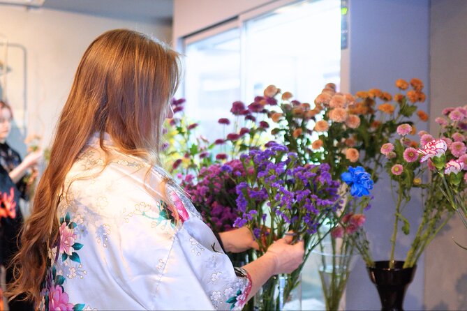 Japanese Flower Arranging (Ikebana) Experience/Workshop in Tokyo - Hands-on Floral Arranging Practice