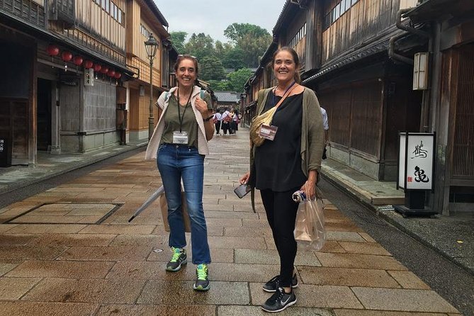 Kanazawa Half-Day Private Tour With Government Licensed Guide - Local Perspective on Kanazawas History