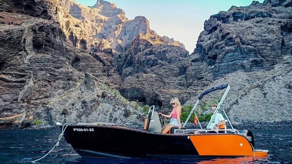 Live the Ocean Without a License and Discover Los Gigantes - Navigating the Ocean Without a License