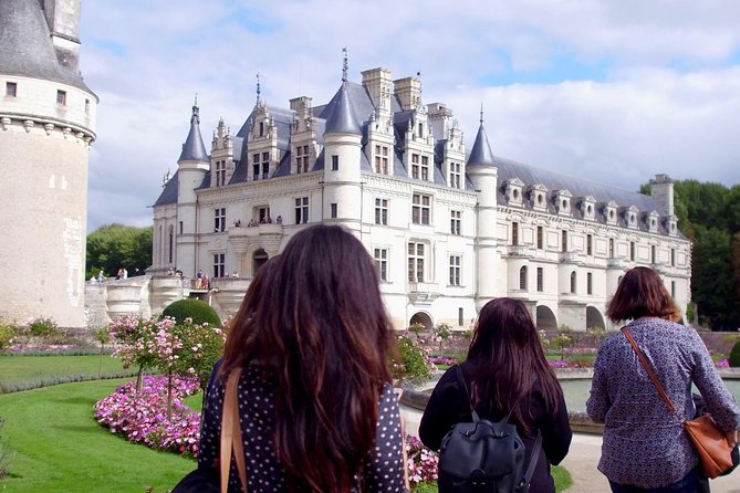 Loire Valley Day Tour Chambord and Chenonceau Plus Lunch at a Private Castle - Logistics