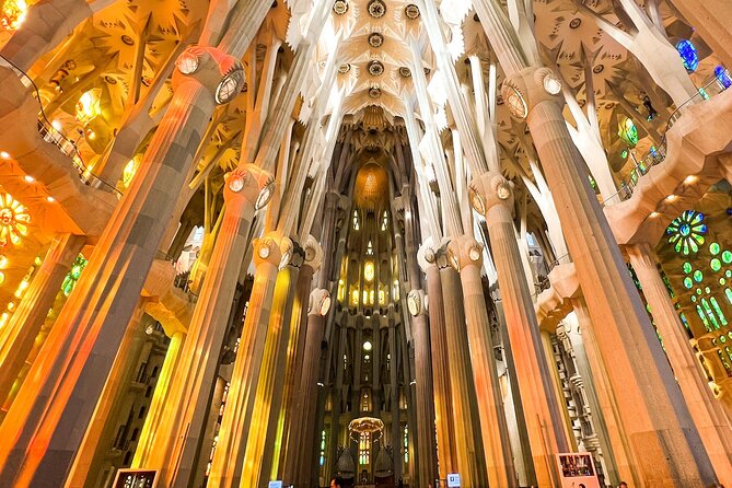 Sagrada Familia Small Group Guided Tour With Skip the Line Ticket - Skip-the-Line Tickets