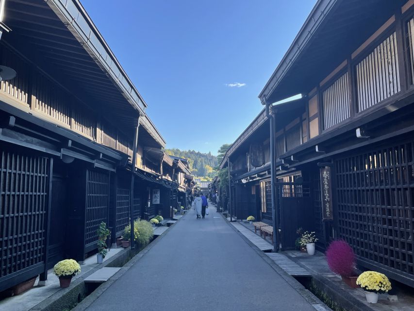 Takayama: Old Town Guided Walking Tour 45min. - Highlights