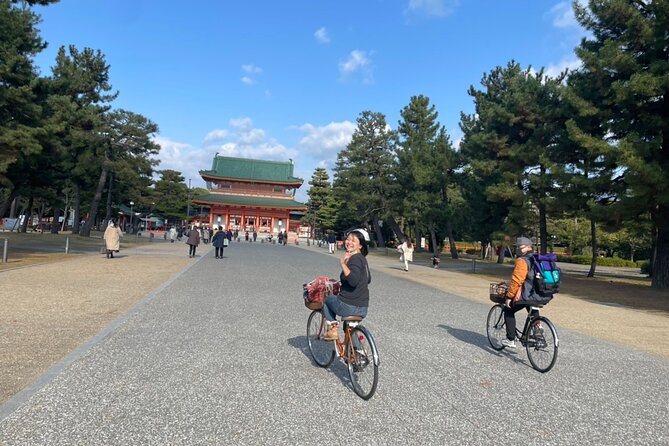 [W/Lunch] Kyoto Highlights Bike Tour With UNESCO Zen Temples - Rental Bike and Helmet