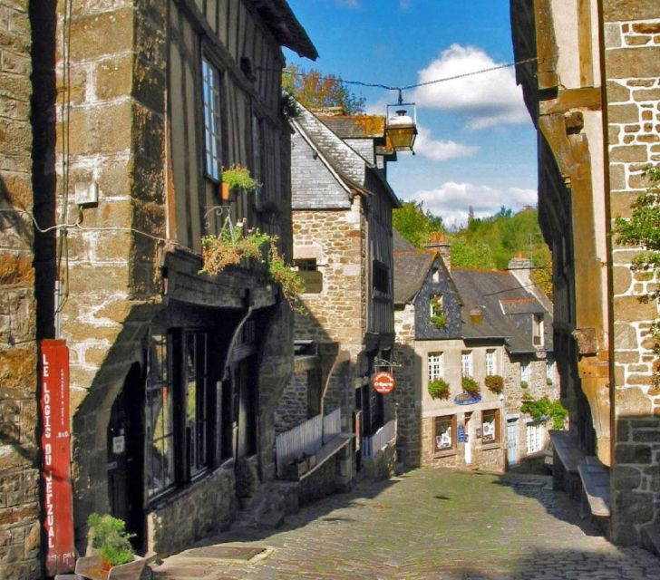 Dinan: Private Guided Walking Tour - Discovering the Heart of Dinan
