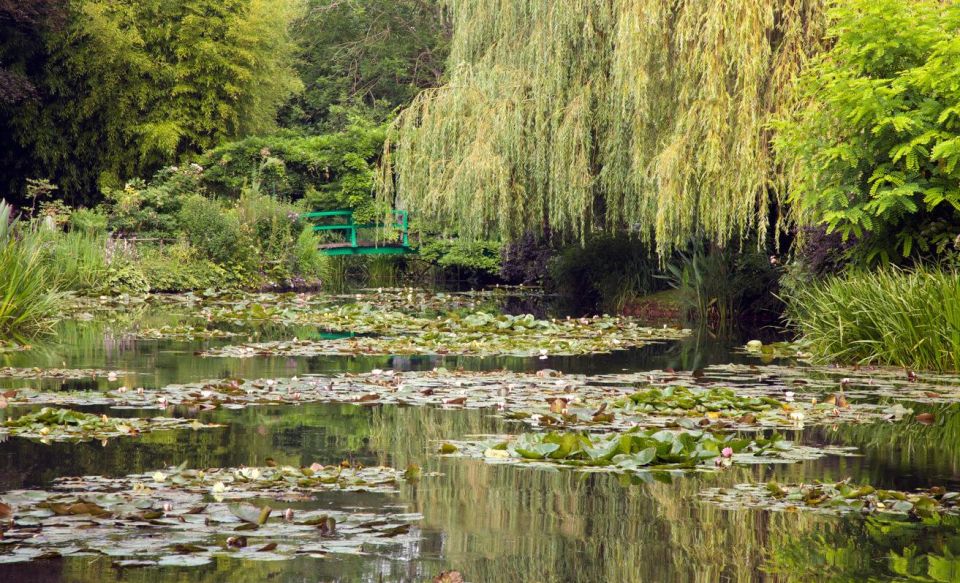 From Paris:Visit of Monets House and Its Gardens in Giverny - Included in the Tour
