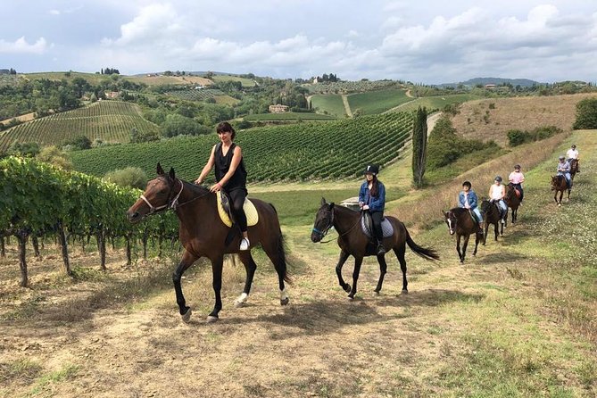 Horseback Ride in San Gimignano With Tuscan Lunch and Chianti Tasting - Authentic Tuscan Lunch