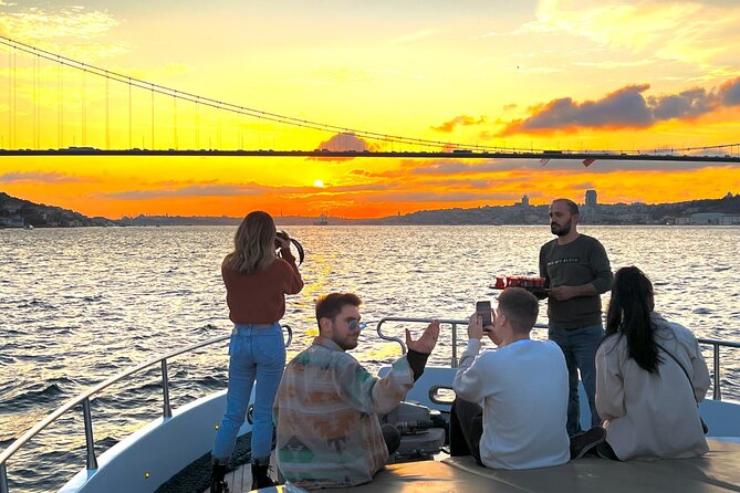 Istanbul Sunset Luxury Yacht Cruise With Snacks and Live Guide - Luxury Yacht Amenities and Features