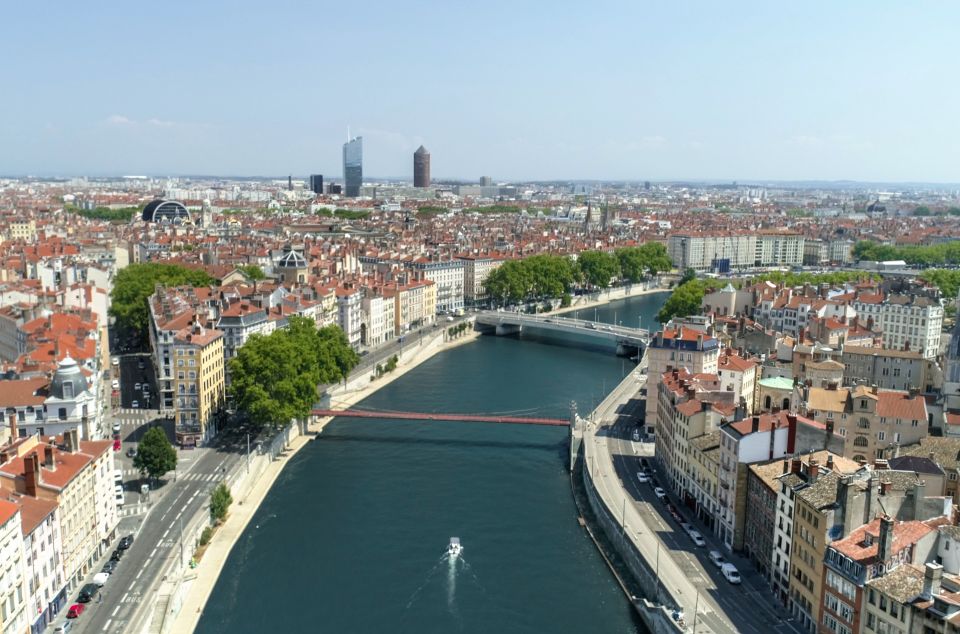 Lyon: Electric Boat Rental Without a License - Sustainable Sightseeing in Confluence