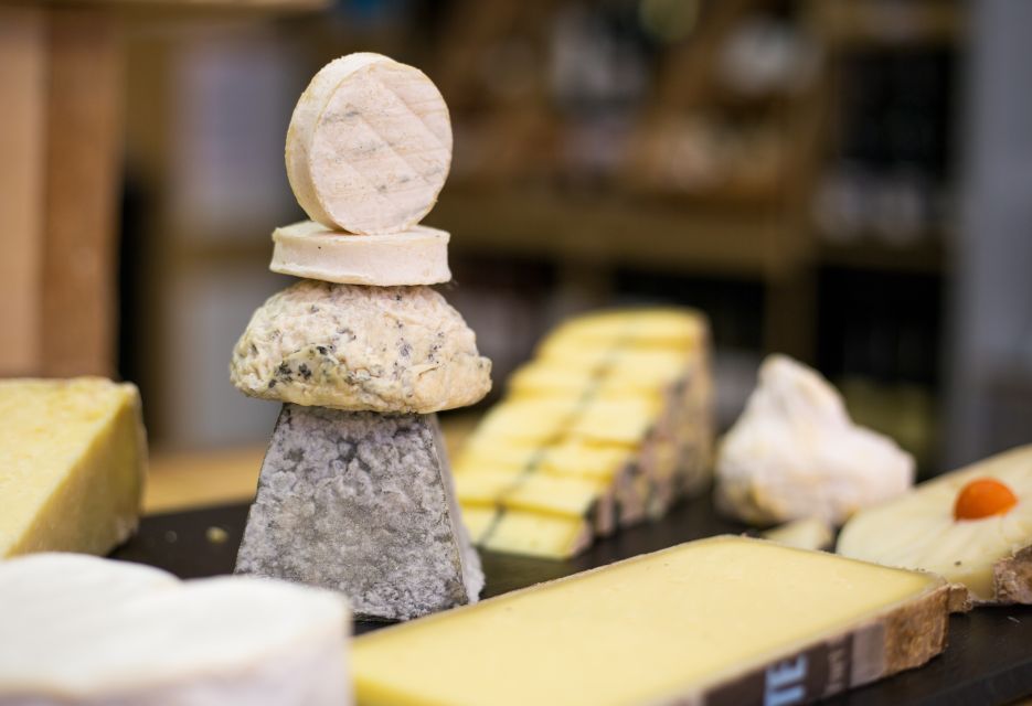Paris: Cheese and Wine Tasting - Tasting of French Cheeses