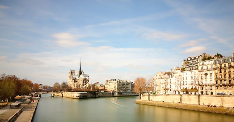 Paris: Eiffel Tower Tour & Seine Champagne Cruise Combo - Seine River Cruise