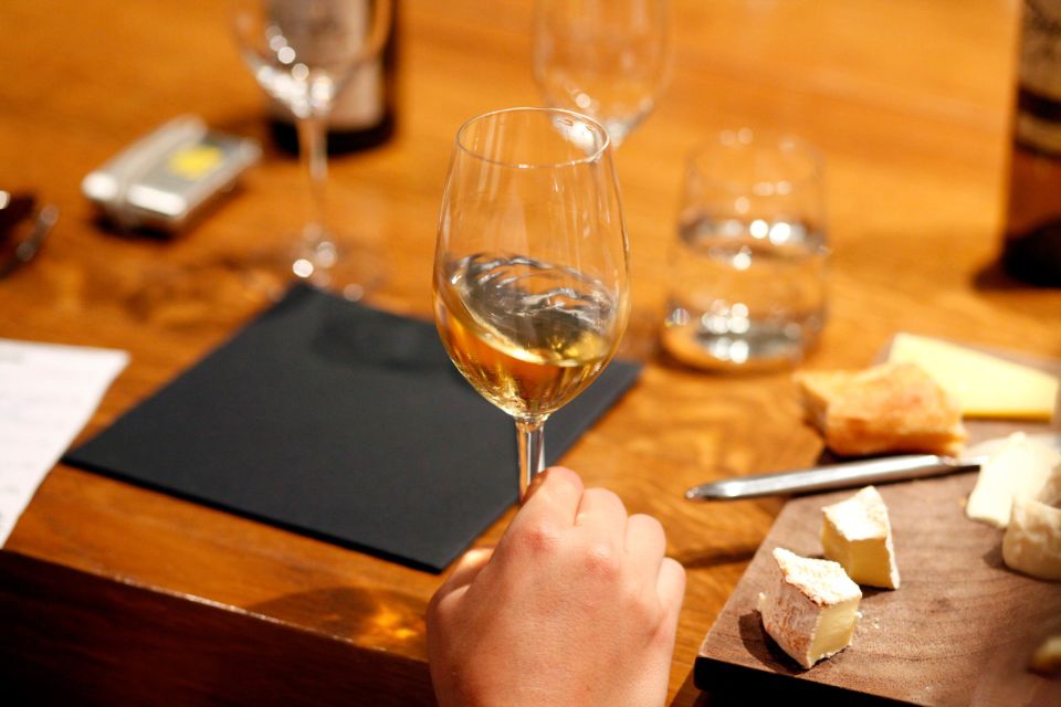 Paris: French Wine Tasting Class With Sommelier - Tasting the Champagne and Wines