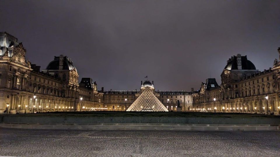 Paris : Late Night Louvre Tiny Group Tour - Egyptian Antiquities