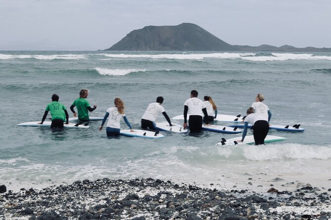 Surf Lessons for Beginners and Intermediate Surfers (6 People per Instructor) - Schedule and Operating Hours