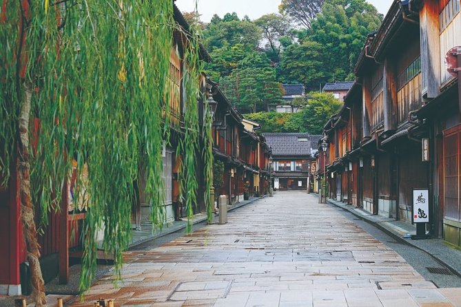 Takayama → Kanazawa (One Way) Including Shirakawago - Pickup and Drop-off Details