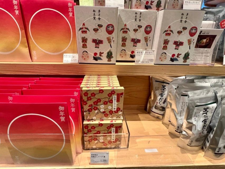 Tokyo : Dashi Drinking and Shopping Tour at Nihonbashi - Explore Dashi