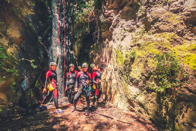 Canyoning With Waterfalls in the Rainforest - Small Groups ツ - Group Size and Participants
