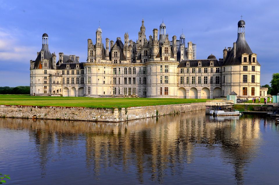 From Tours: Chenonceau and Chambord Castles Guided Tour - Transportation and Accessibility