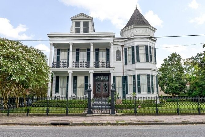 Garden District History and Homes Walking Tour - Celebrities and Locals