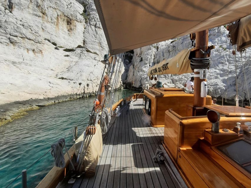 Marseille: Calanques Sailing Day Trip With Lunch and Wine - Buffet Lunch and Organic Wines