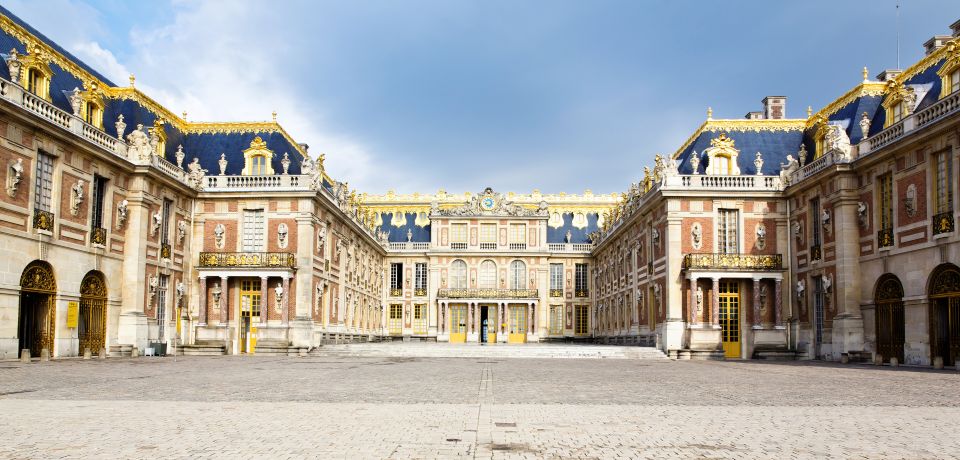 Paris: Palace of Versailles Tour With Skip-The-Line Ticket - Exploring the Manicured Gardens