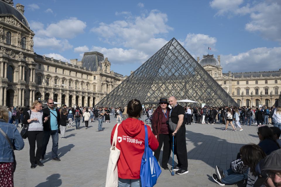 Paris Semi Private Walking Tour: Louvre, Eiffel Tower & Boat - Latin Quarter Walkthrough