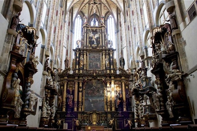 Prague Old Town New Town and Jewish Quarter Morning Tour - Discovering New Town