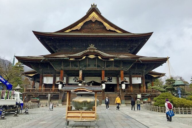 Snow Monkey Park & Zenkoji Temple Nagano Pvt. Full Day Tour. - Transportation and Accessibility