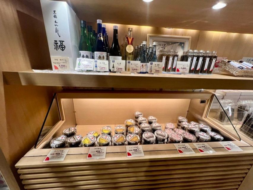 Tokyo : Dashi Drinking and Shopping Tour at Nihonbashi - Visit Specialty Shops