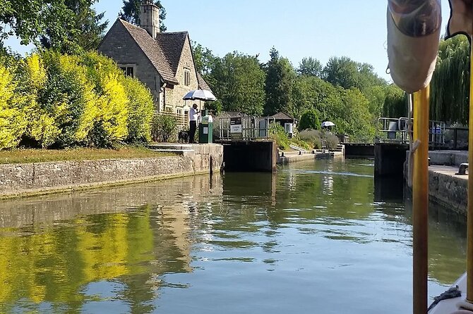 Afternoon Tea Sightseeing River Cruise in Oxford - Accessibility and Age Restrictions