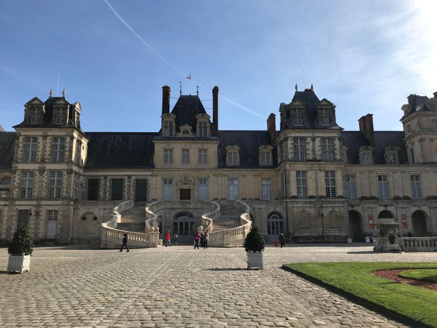 Château Fontainebleau English Semi-Private Guided Tour Max 6 - Meeting Point and Transportation