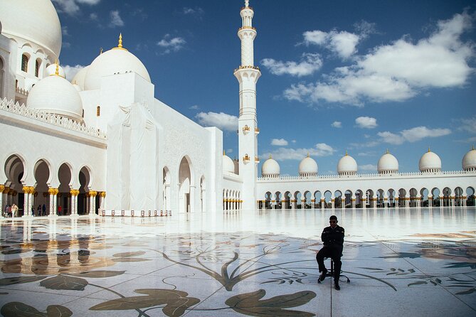 City Explorer: Abu Dhabi Private Day Trip - Iconic Landmarks