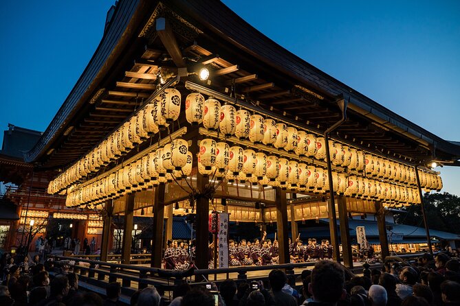 Kyoto Gion Night Walk - Small Group Guided Tour - Group Size and Accessibility