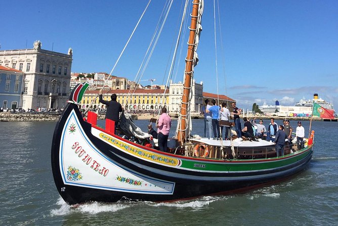 Lisbon Traditional Boats - Guided Sightseeing Cruise - Dress Code and Preparation