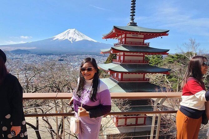 Mt. Fuji and Lake Kawaguchi Day Trip With English Speaking Driver - Exploring Mount Fuji 5th Station