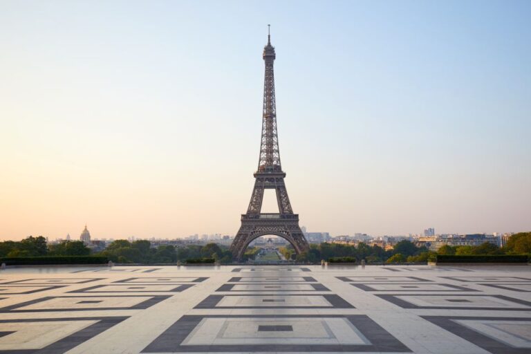Paris: Eiffel Tower Summit Access Tour and River Cruise