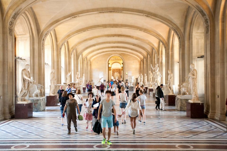 Paris: Louvre Museum Guided Tour - Walking Through the Louvre