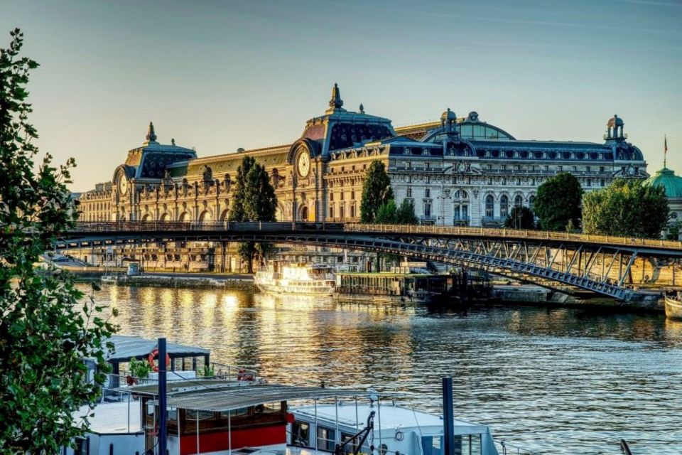 Paris: Seine Cruise With Snack/Optional Eiffel Tower Ticket - Meeting Point and Escort