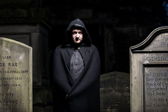Small Group Edinburgh Underground Vaults & Graveyard Ghost Tour - Visiting Canongate Kirkyard