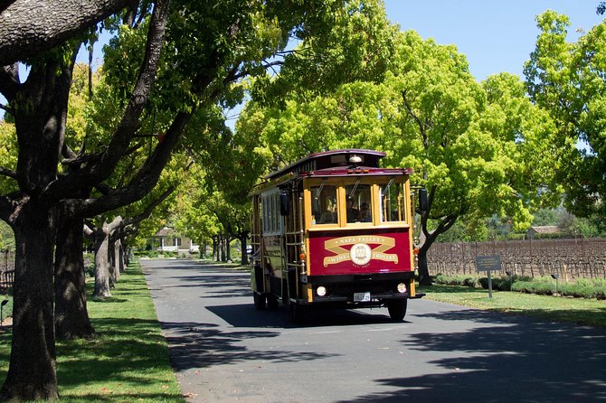 The Original Napa Valley Wine Trolley Classic Tour - Lunch Experience
